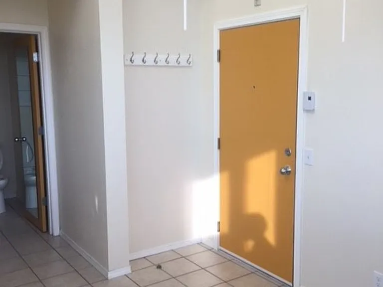 Affordable Studios on Cap Hill! — Photo 30