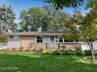 425 Aurora Way, Wheaton, IL 60187