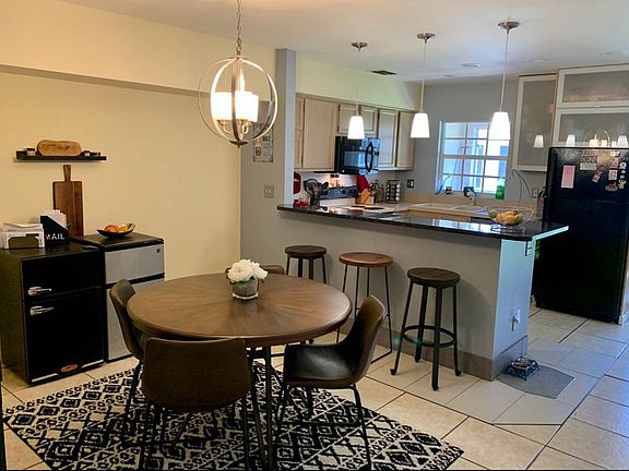 3rd image of 718 Kensington Lake Cir