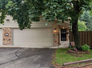 9608 Lonsdale Cir, Minnetonka, MN 55305