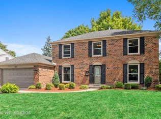 365 Countryside Dr, Roselle, IL 60172