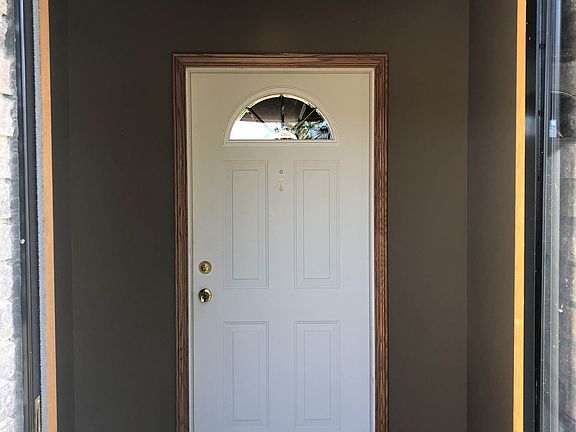3rd image of 187 Arthurs Ct