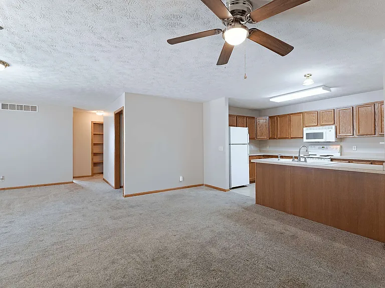 8624 Delphinium Ln — Photo 6