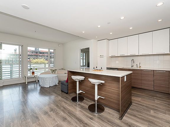 2nd image of 3488 Sawmill Cres #503