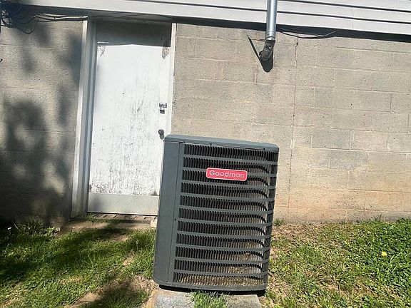 4th image of 109 132nd St