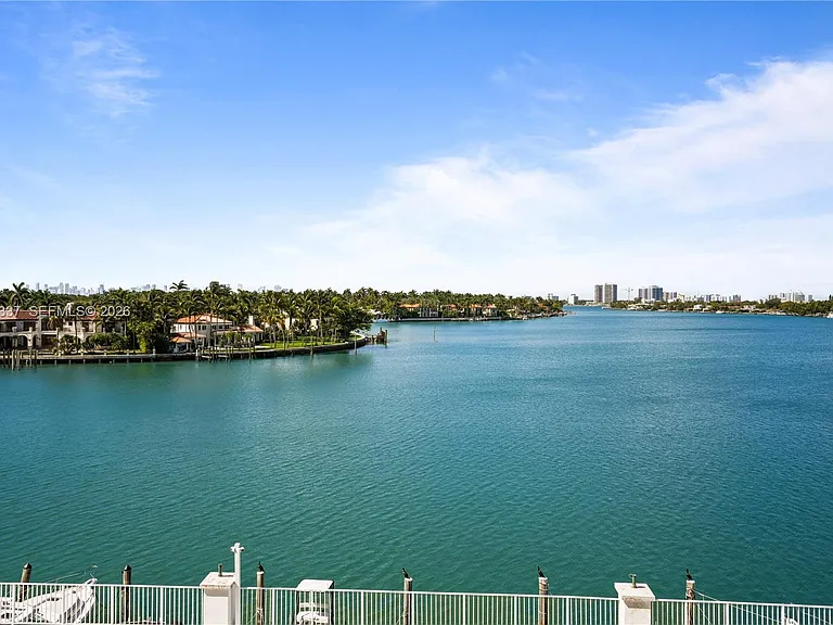 6770 Indian Creek Dr #5M — Photo 4