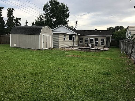 3rd image of 116 Berwood Dr