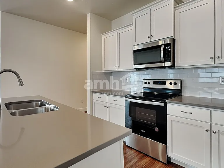 5032 W Milliron Dr — Photo 5