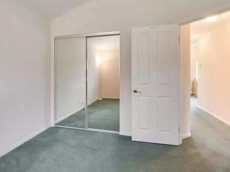 2045 Chetwood Dr — Photo 14