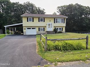 29 Frederick Dr, Fort Edward, NY 12828