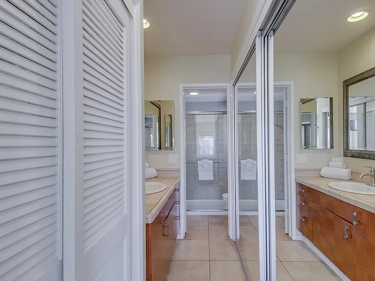 824 Ostend Ct — Photo 20