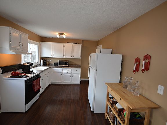 4th image of 16090 Foliage Ave