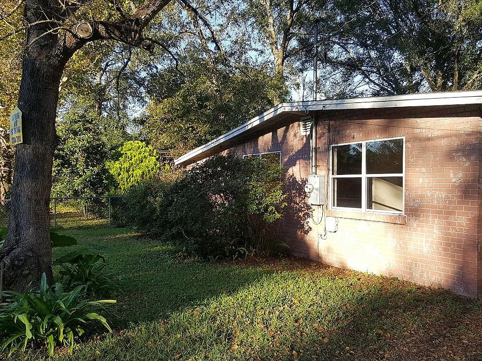1st image of 3825 Macgregor Dr