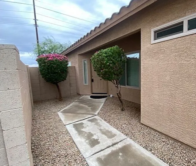 8862 W Shaw Butte Dr — Photo 4