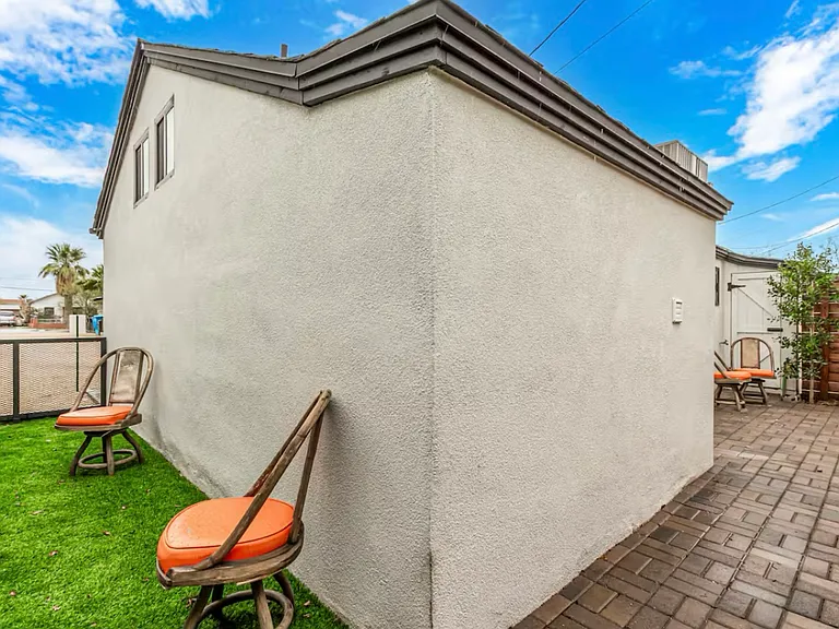 1024 E Taylor St — Photo 14