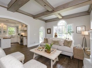 42 Soundview Dr, Huntington, NY 11743