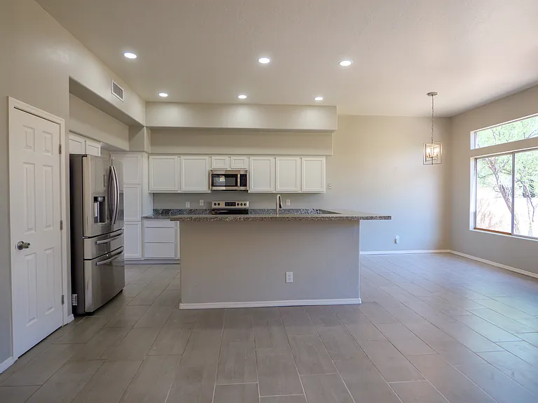 2430 N Quesnel Loop — Photo 5