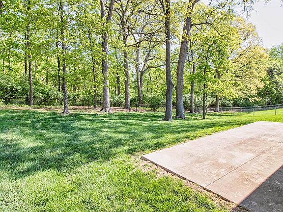 5th image of 2723 Peachwood Trl