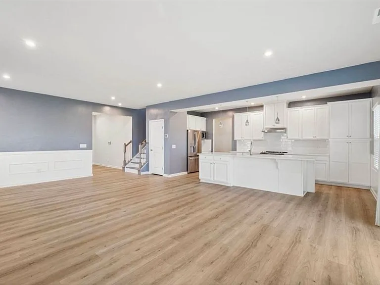 6075 Ives Ave — Photo 7
