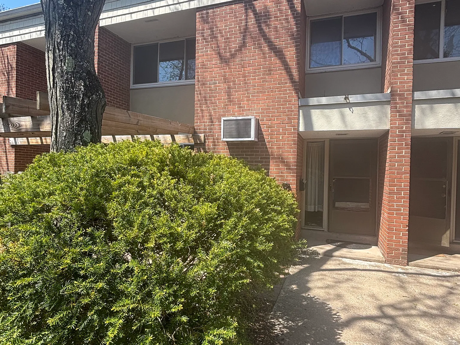 712 W Beaver Ave — Photo 1