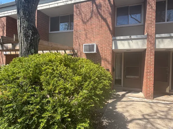 712 W Beaver Ave APT D, State College, PA 16801