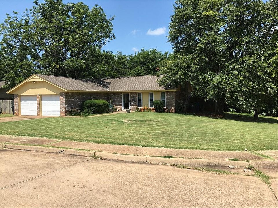 1st image of 221 N Woodside Dr