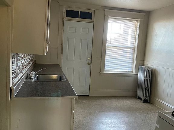 5th image of 190-200 Oak St #200-3R