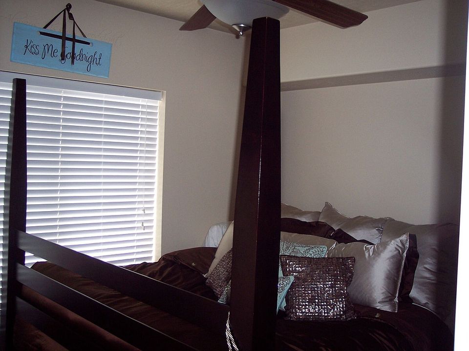 2nd image of 194 W Albion Village Way #302