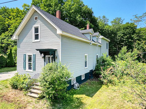 3rd image of 12 Upper Myrtle Street