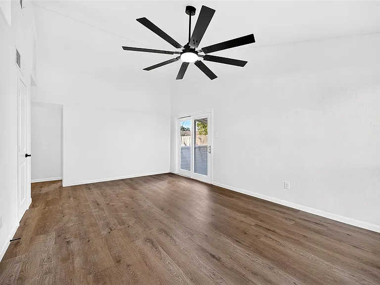24114 Four Sixes Ln — Photo 13