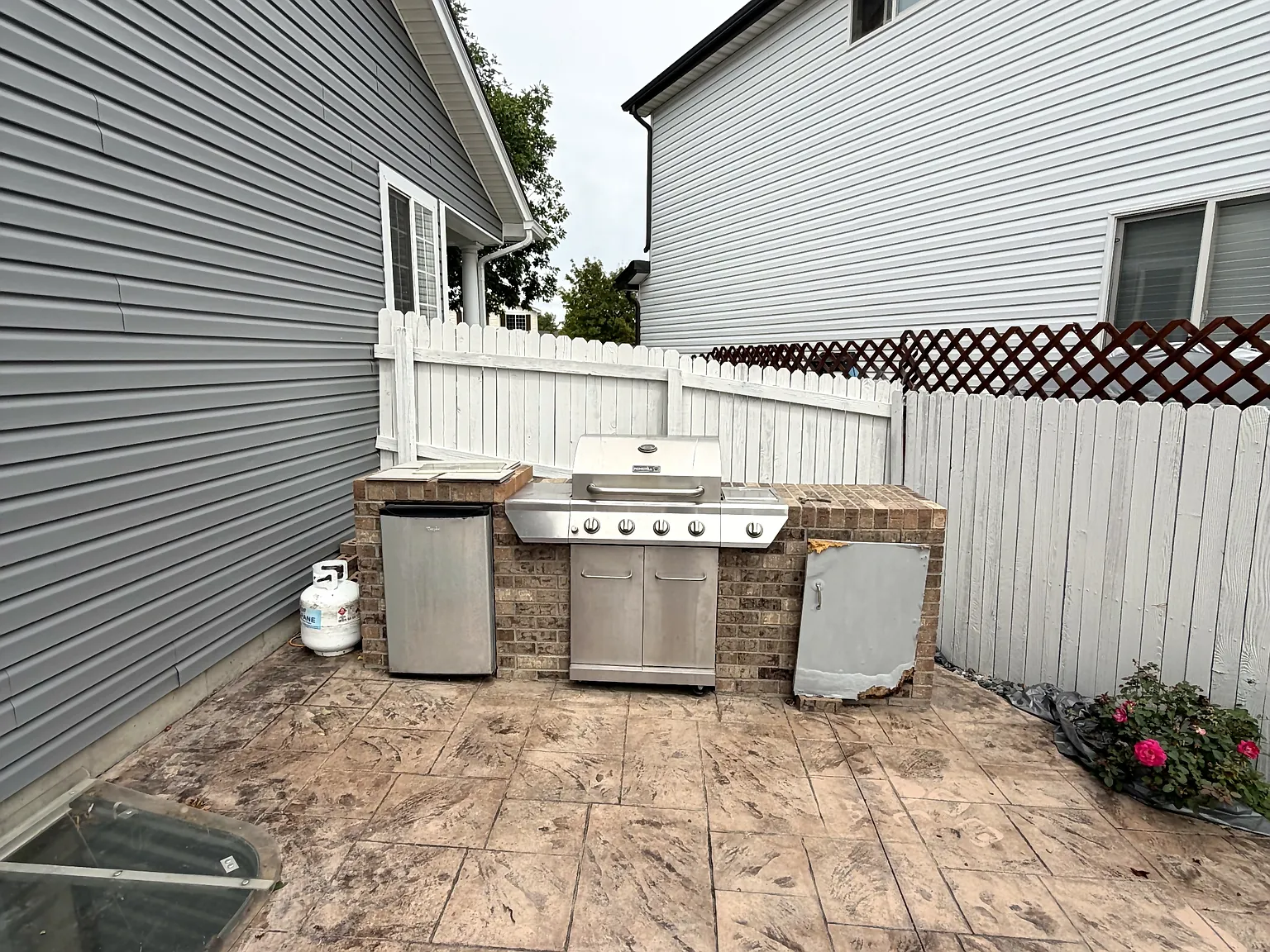 1865 Espana Way - 1 — Photo 4