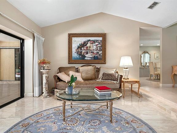 4th image of 1736 Oak Lakes Dr