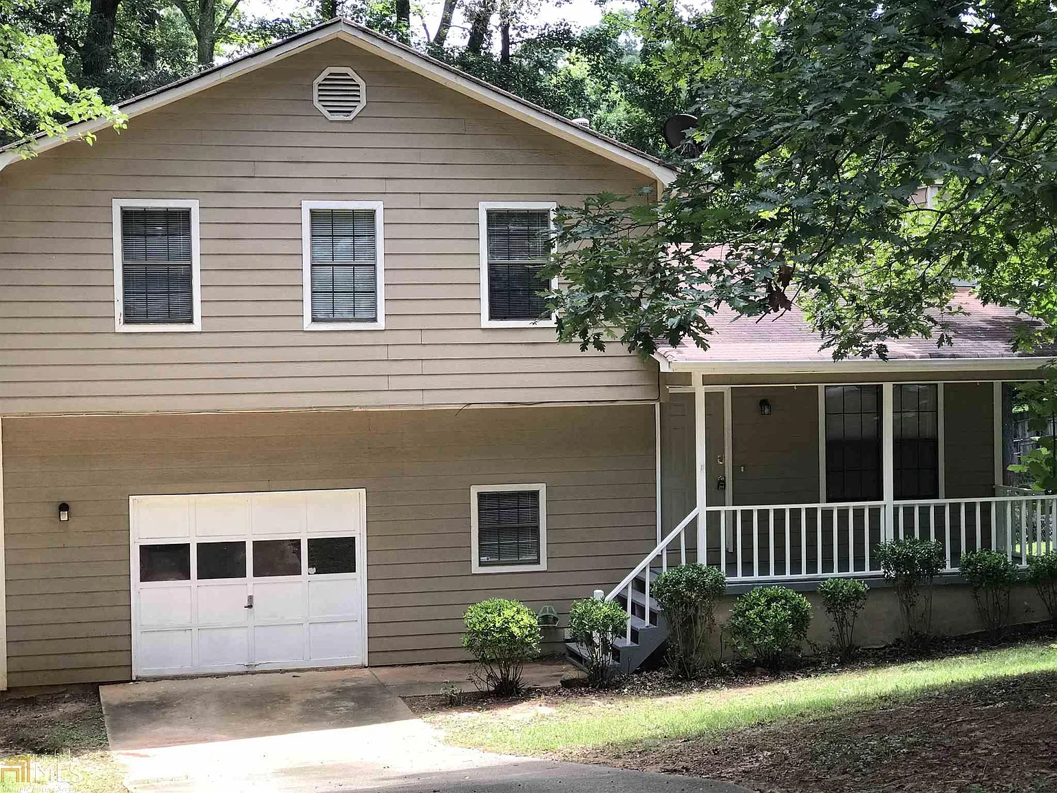 111 Richard Way photo 1