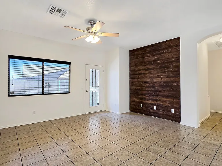 12509 W Washington St — Photo 15