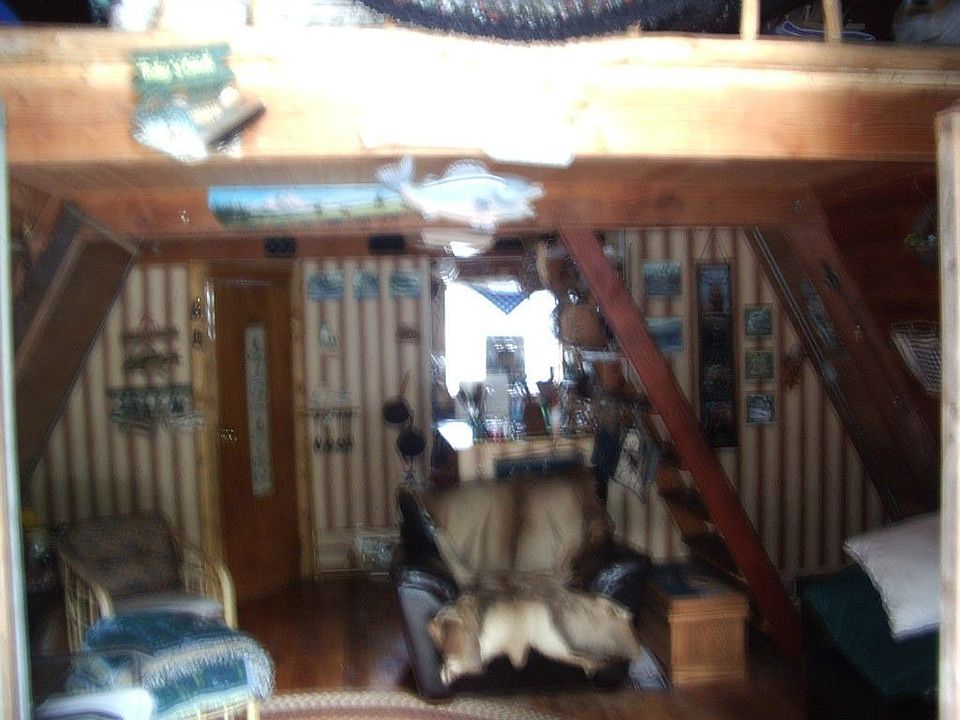 2nd image of 147 Rainier Pl