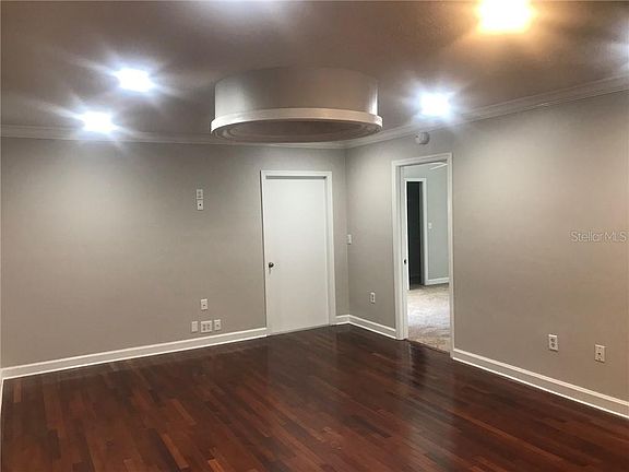 3rd image of 408 Windward Pl #408