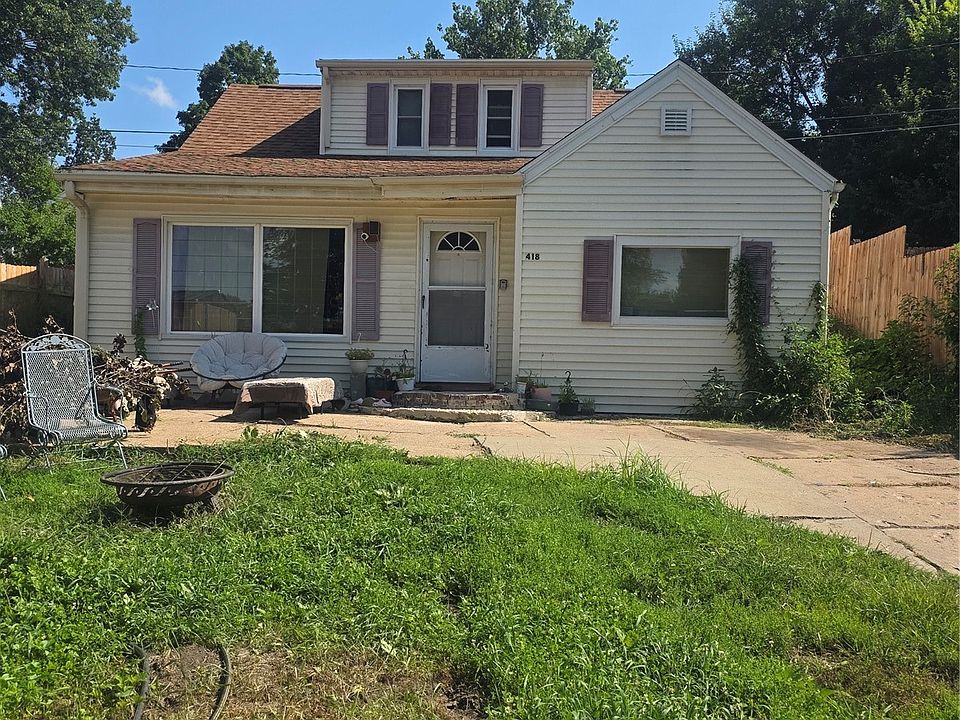 1st image of 418 21st St NE