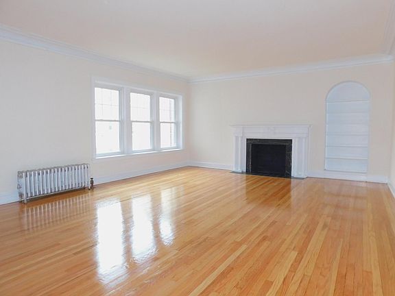 2nd image of 535 Hinman Ave #20