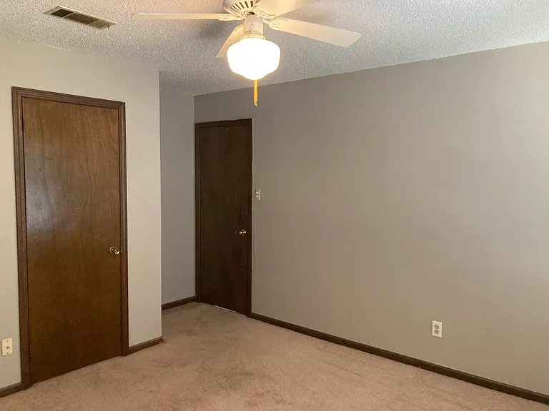 4601 Randolph Rd — Photo 25