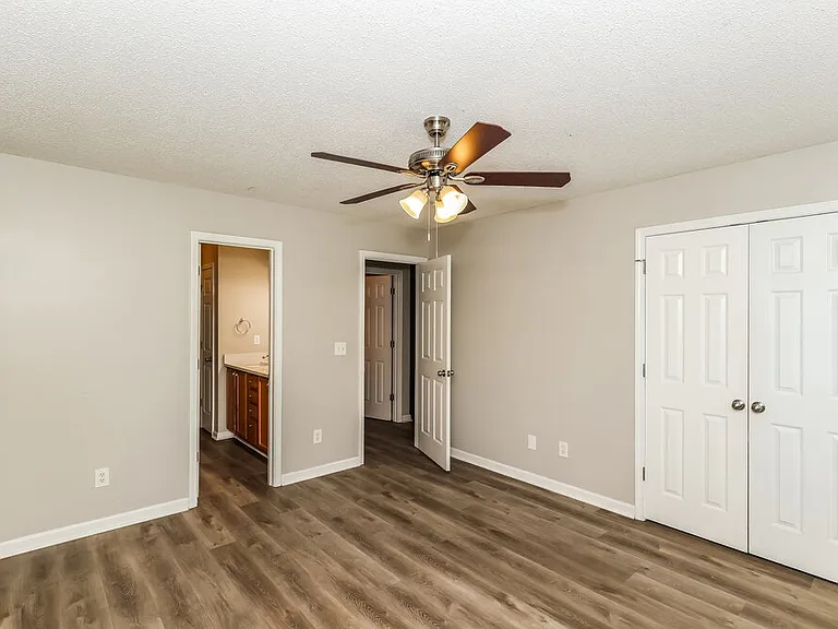214 Ben Ln — Photo 12