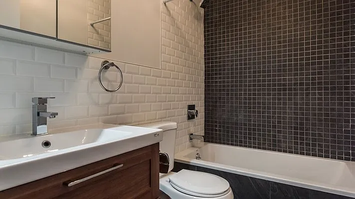 Rented by Nooklyn NYC LLC | media 52