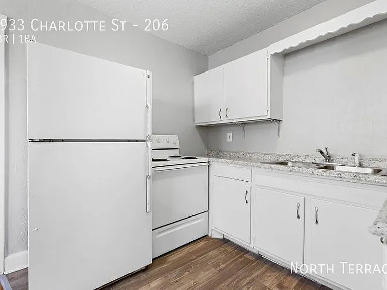 3933 Charlotte St #206 — Photo 1