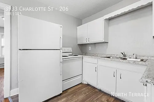 3933 Charlotte St Photo 1