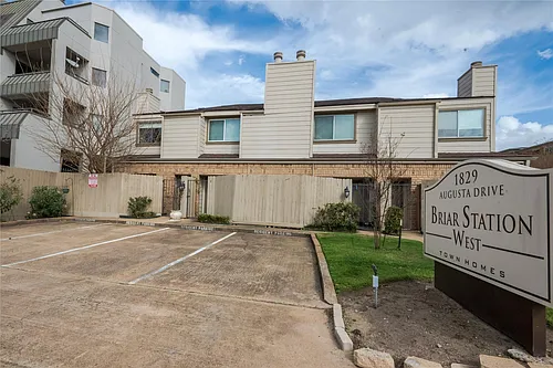 1829 Augusta Dr #1 Photo 1