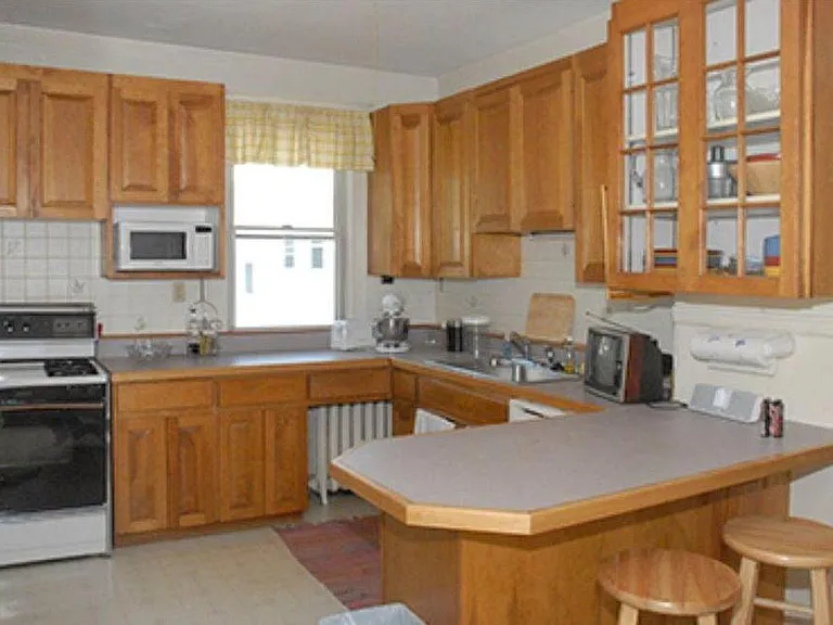 374 Morris St #2 — Photo 1