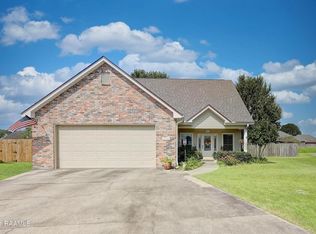 104 Confection Ct, Broussard, LA 70518