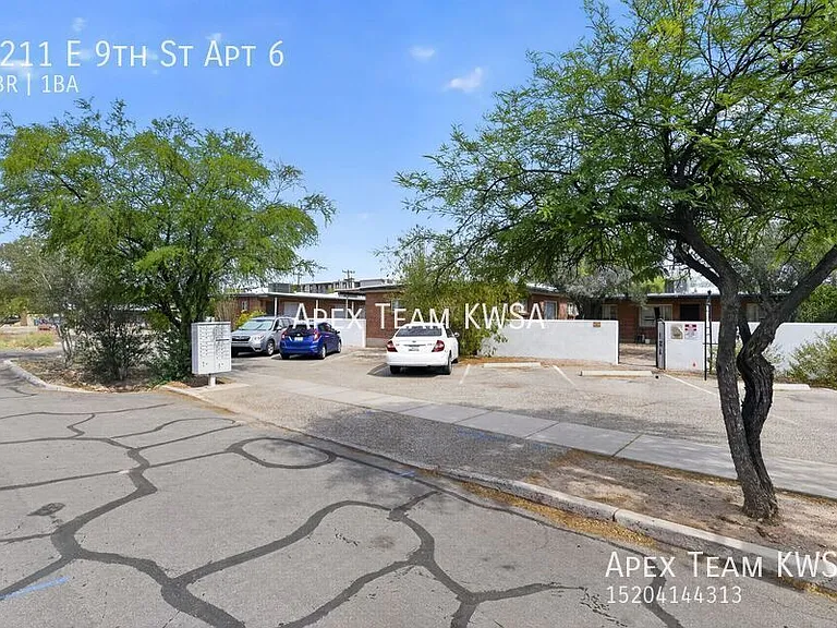 1211 E 9th St #6 — Photo 30