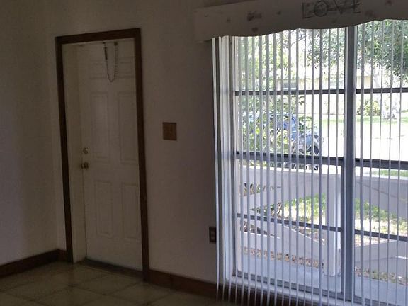 2nd image of 1335 Ashwood Dr