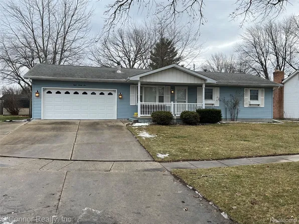 825 Illinois St, Marysville, MI 48040