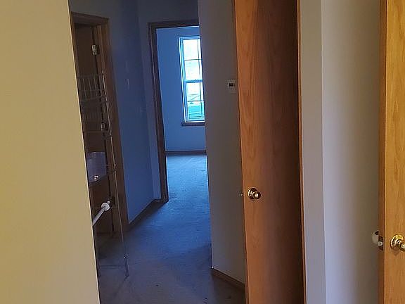 4th image of 128 E Loyal St